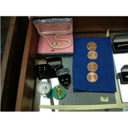 Lot of: costume jewelry; foreign coins (91)