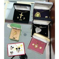 Lot of 6 pieces of costume jewelry (91)