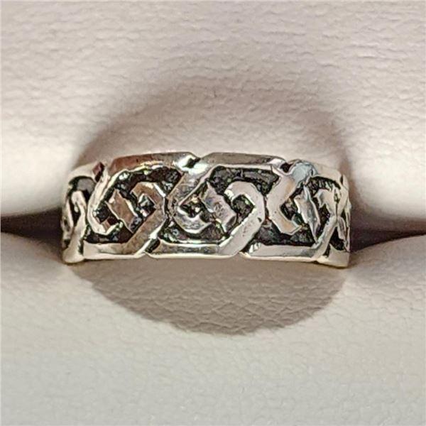 Silver Ring (~Size 0) (~length 0 inches), Suggested Retail Value $60