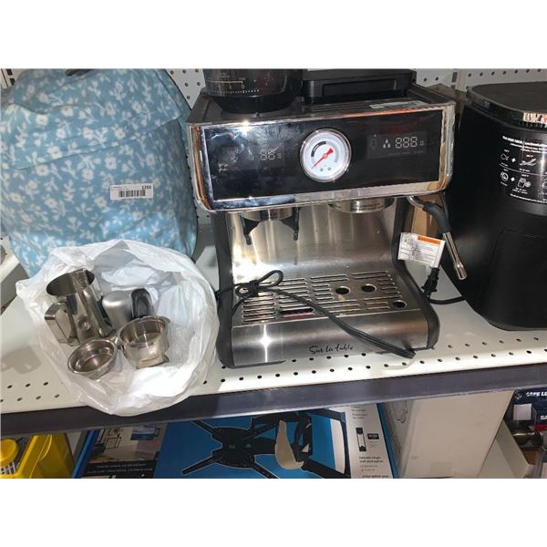 Sur la table coffee / espresso machine with assorted attachments