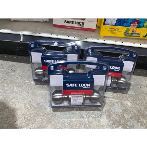 Weiser safe lock keyed entry door handles, lot of 3