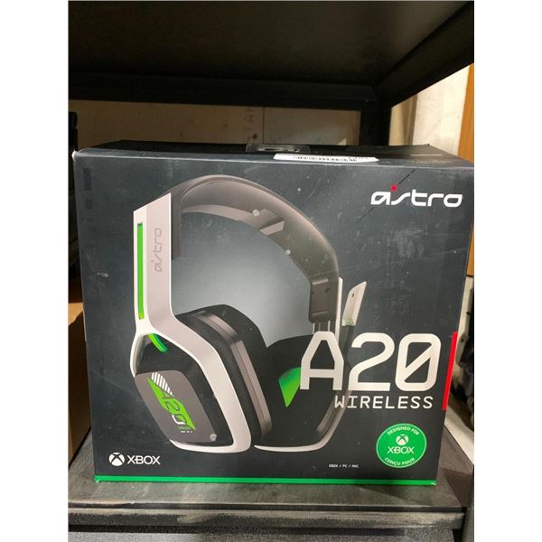 Astro A20 wireless xbox / microsoft gaming headphones