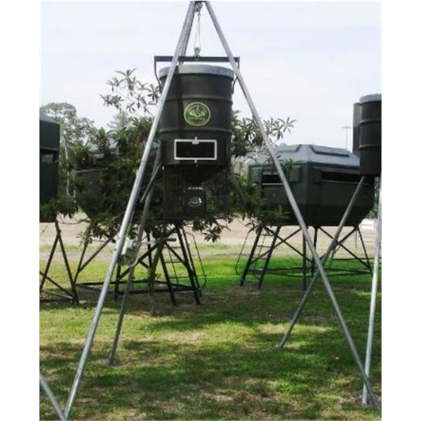 South Texas Feeder - 400# Winch Up Auto Feeder