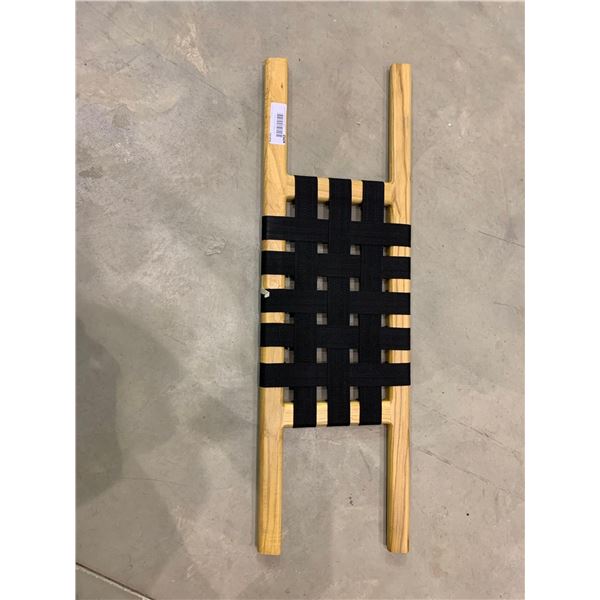 Canoe seat w/out metal end