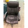 Image 1 : Black leather rolling office chair