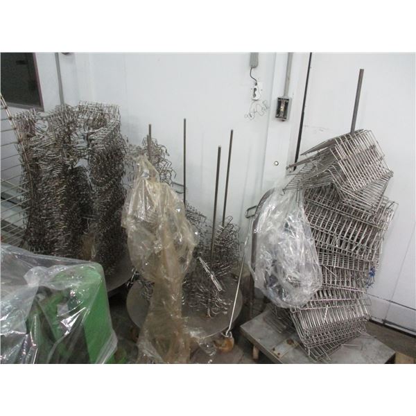 LOT OF VARIOUS RACKS