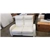 Image 1 : WHITE LEATHER CELLINI LOVE SEAT