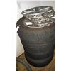 Image 6 : Set of 4 Snow Tires & Wheel Covers Cat C