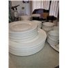 Image 3 : Canvas Dinner Set for 8 and More - Cat A