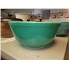 Image 11 : Vintage Pyrex Butterprint Bowl and More - Cat A