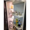 Image 6 : LG Refrigerator with Icemaker - Cat C