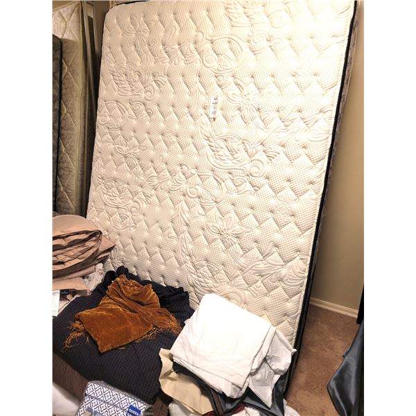 Double Size Mattress and Assorted Bedding - Cat B