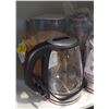 Image 2 : Group of 4 kettles - 2 Salton kettle & 1 Cuisin Art Kettle