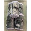 Image 2 : Vivaland - Group of 5 Faux Fur home decor luxury blankets (4 charcoal grey / 1 white grey)