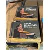 Image 2 : 2 boxes of assorted books