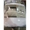 Image 2 : Table lot of assorted items - includes Harlo - 5-pc King bedding set / Softan king flannel sheet set