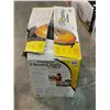 Image 2 : Presto HeatDish + tilt electric heater (store return(s))