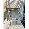 Image 1 : Plant stand