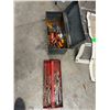 Image 1 : Toolbox and contents
