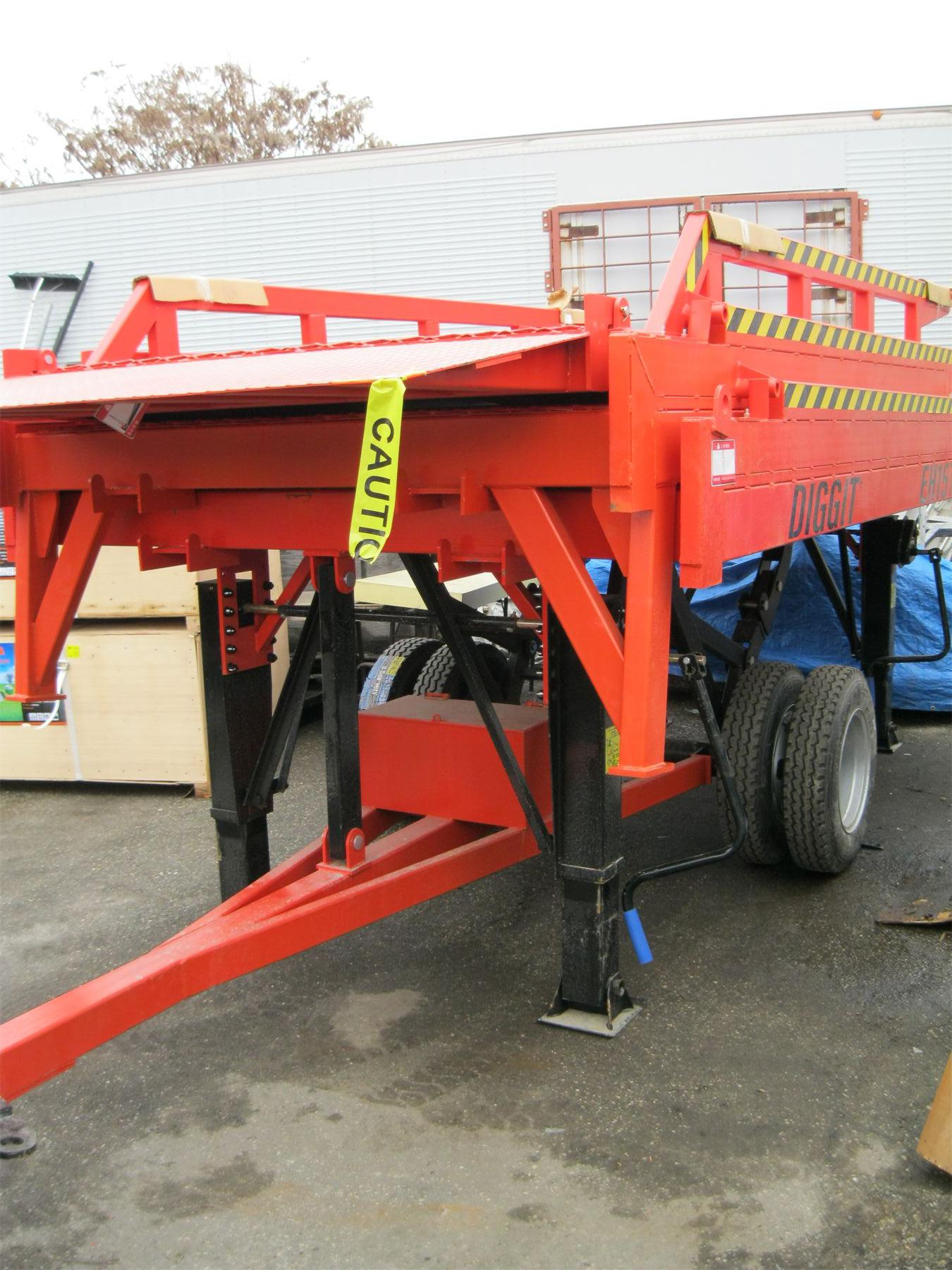 DIGGIT EH15T 37'X 6' MOVEABLE SLIDE OUT ADJUSTABLE LOADING RAMP