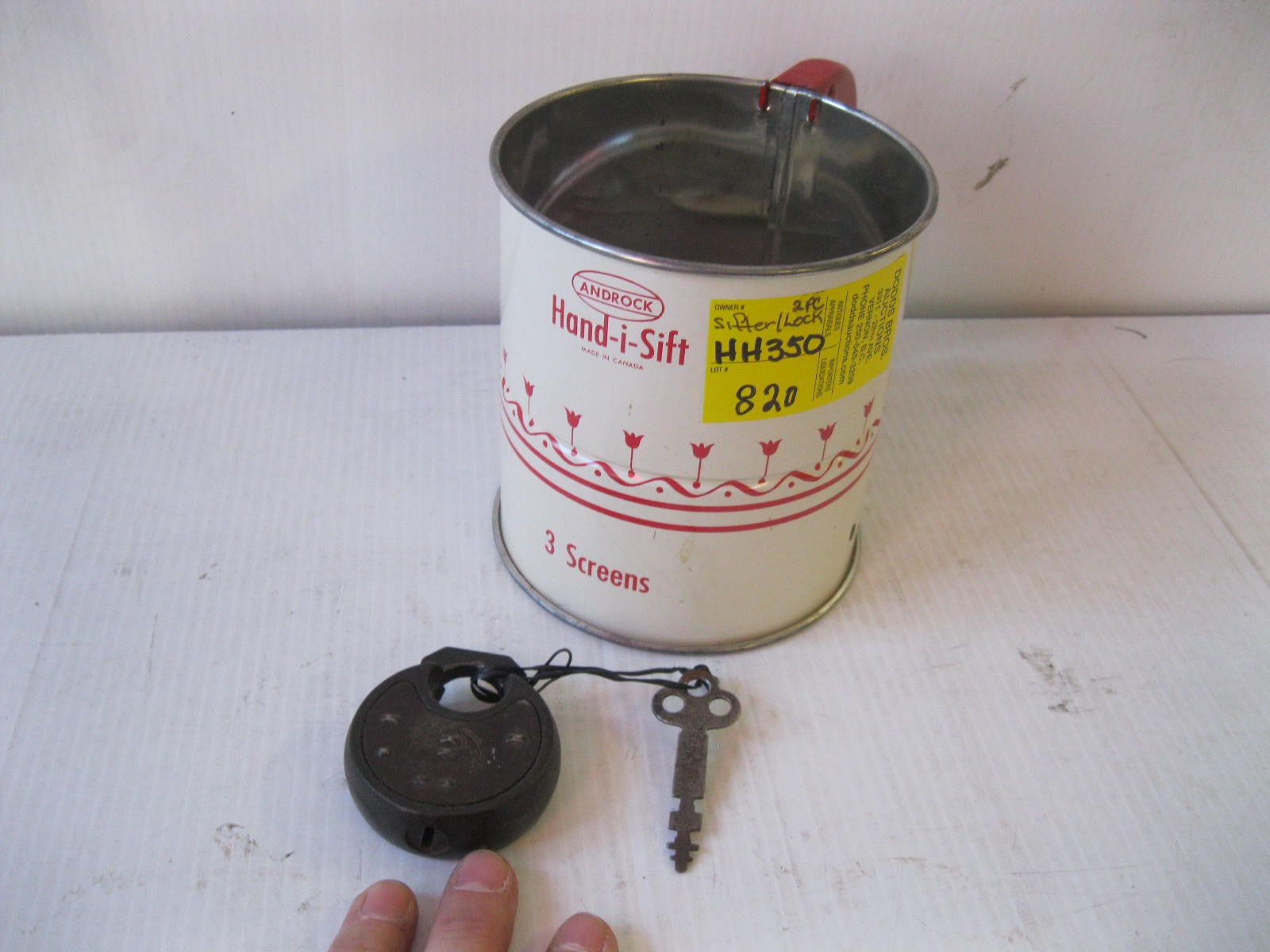 Sifter Key SIFTER & VINTAGE LOCK & KEY - Dodds Auction