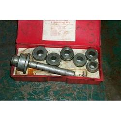 Bushing removing set