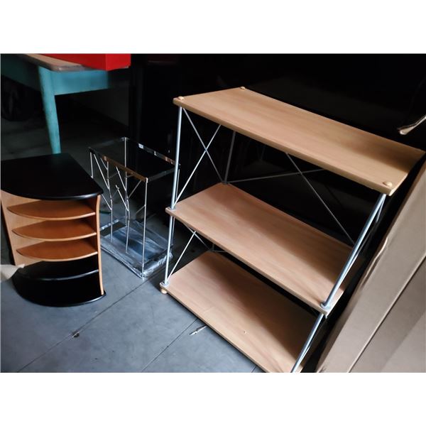 Lot of three various display shelves