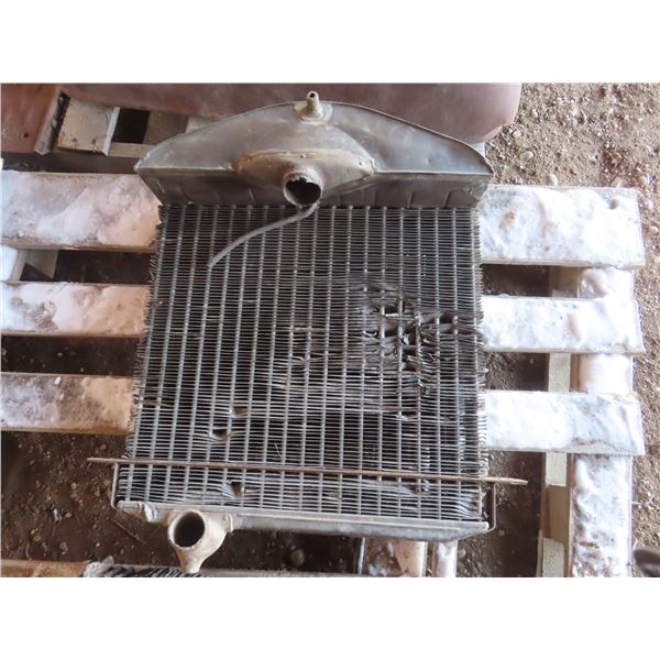 Model T antique 1917-1925 roaster radiator