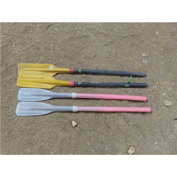 2 pairs of paddles