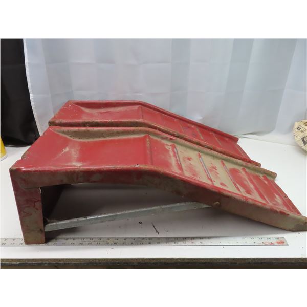 set of vehicle ramps