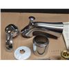 Image 3 : delta faucet for bathtub