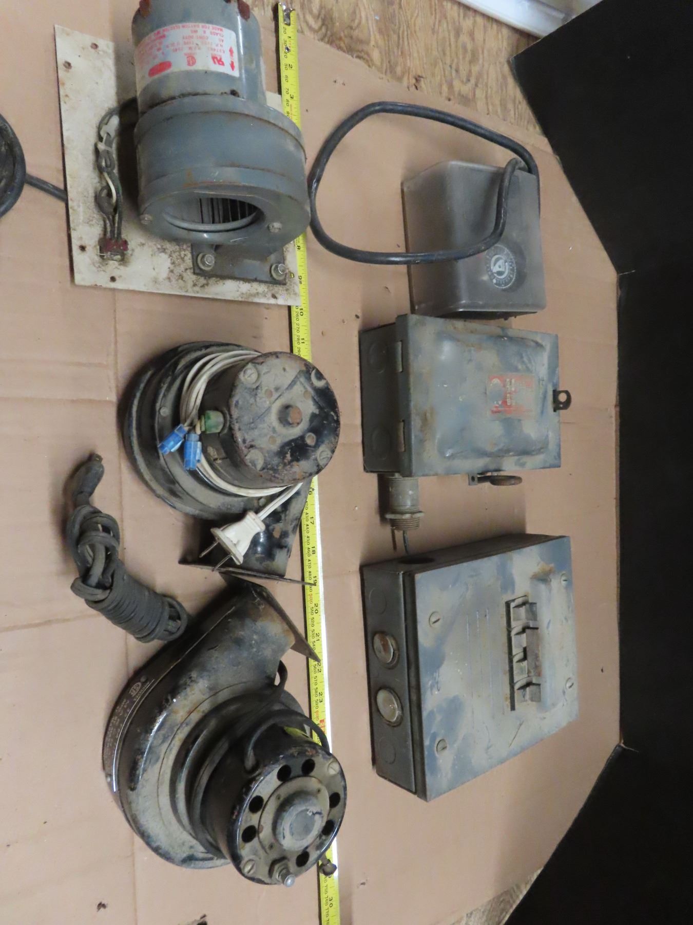 Motor Panel Box 3 electrical motors , panel box , main fuse box , timer - Schmalz Auctions