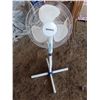 Image 1 : oscillating fan