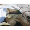 Image 1 : wheel barrow