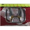 Image 2 : brand new OEM Honda emblem