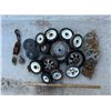 Image 1 : Lot of wheels and pulleys