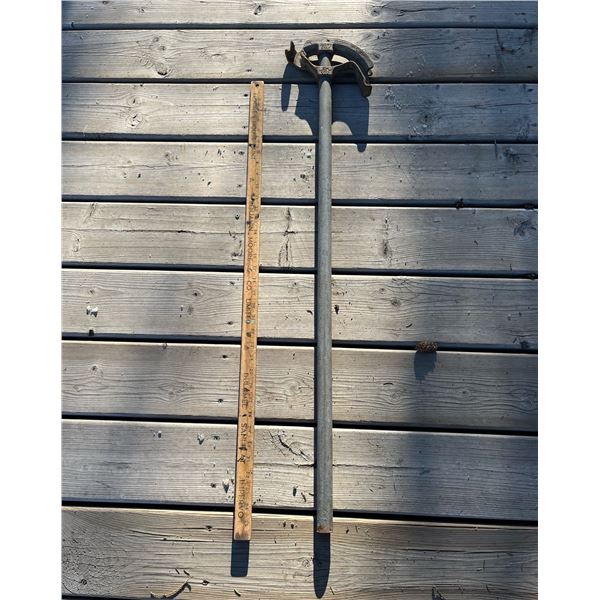 1/2” EMT pipe bender with handle.