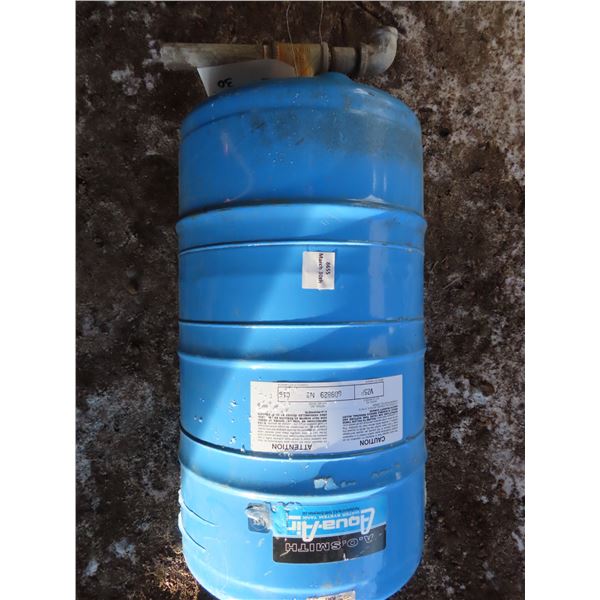 water diaphragm pressure tank