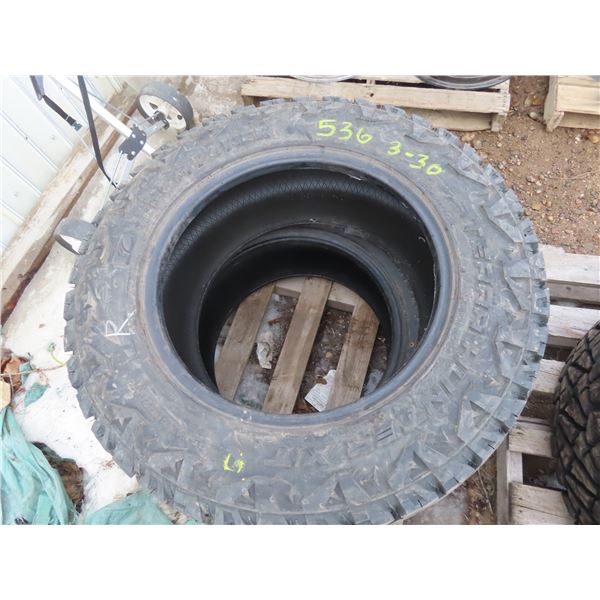 set of two 35x12.50R20 Venom power terrahunter tires