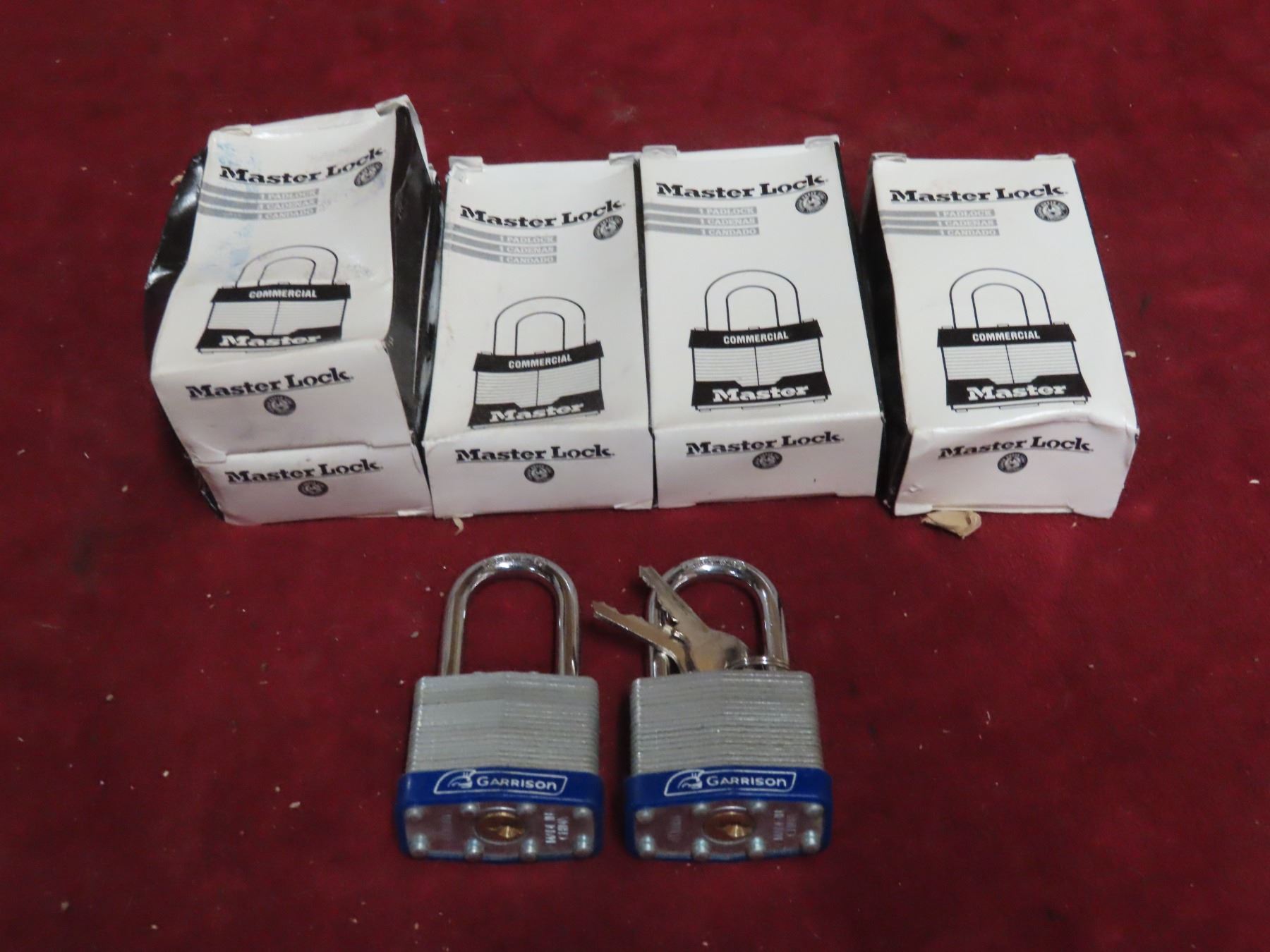 5 master lock commercial locks , 2 garrison locks - Schmalz Auctions