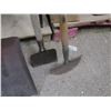 Image 3 : 2 shovels and 2 edging tools