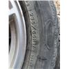 Image 5 : set of jeep wheels 17" tires don’t hold air 235-65-r17