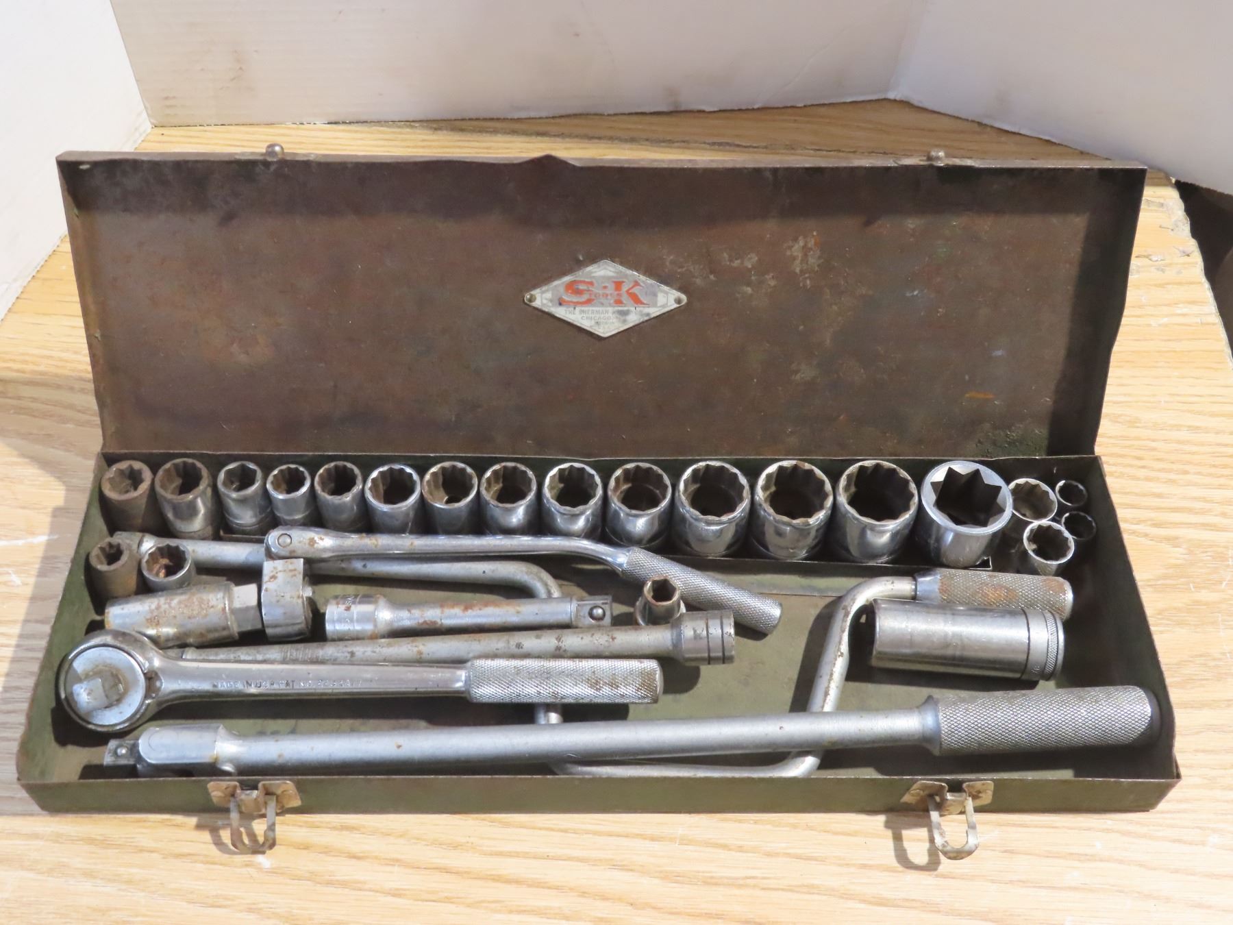 large specialty socket set with multiple attachments - Schmalz Auctions