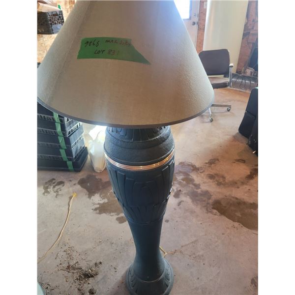 2 lamps damaged