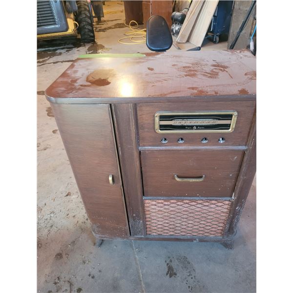 vintage non working phonograph