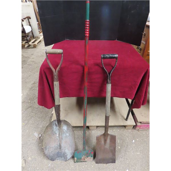 2 shovels and ice breaker bar