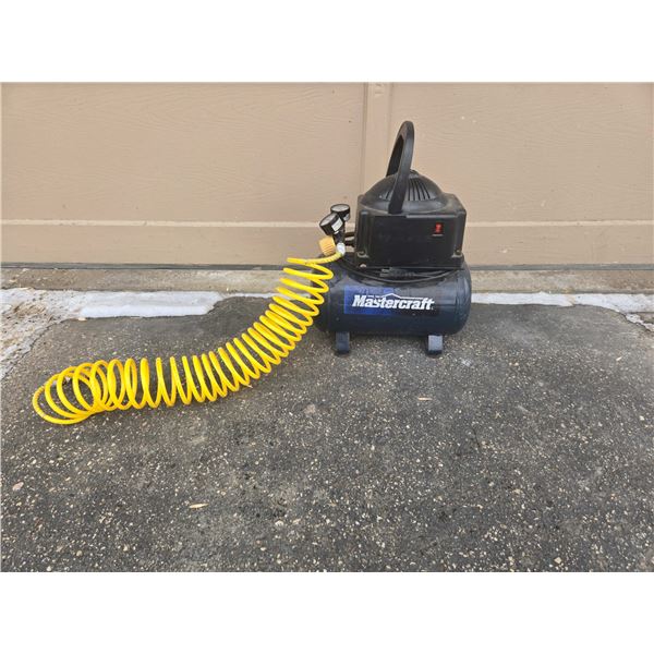 Mastercraft Air Compressor (2 gal) 1/3 HP w/ hose & quick connect coupler
