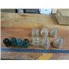 Image 1 : 10 telephone insulators - 4 colored, 6 large