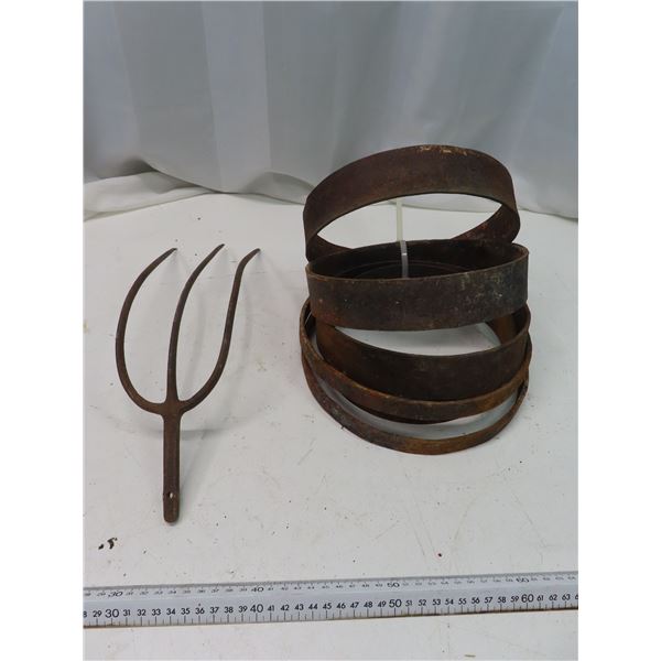 6 steel rings for wagon wheel hubs , pitch fork head