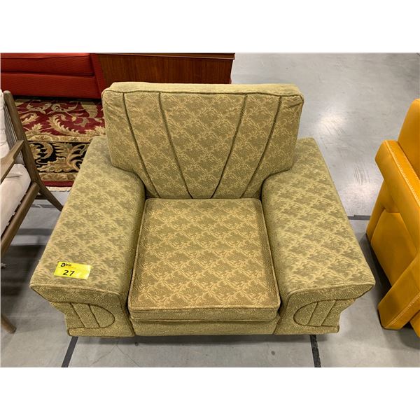 FABRIC LOUNGE CHAIR 42 X 32 X 30"